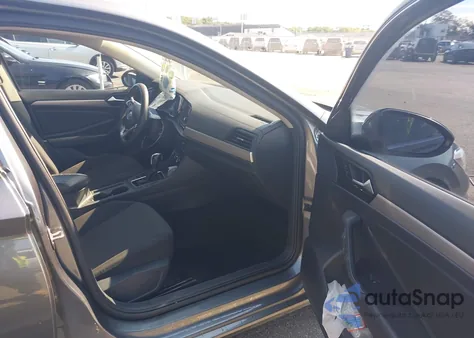 2019 Volkswagen Jetta 1.4T R-Line/1.4T S/1.4T Se z USA, uszkodzony, nr VIN 3VWC57BU9KM054305